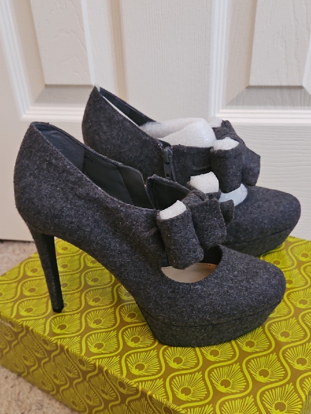 Gianni Bini Charcoal Felt Bow Platform Pumps